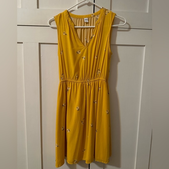 Old Navy Waist Defined dress. - Picture 1 of 5